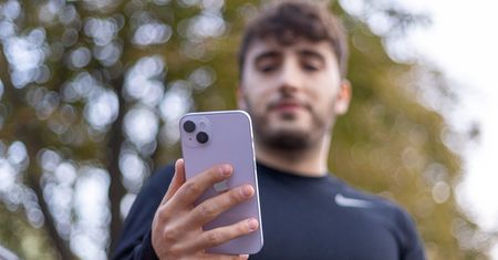 Dlaczego ludzie (nie) kupują tego smartfona? iPhone 14 Plus - test i recenzja