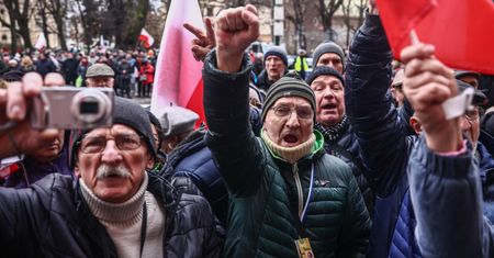 PiS chce wyprowadzić ludzi na ulice. Padła data. "Wzywamy"