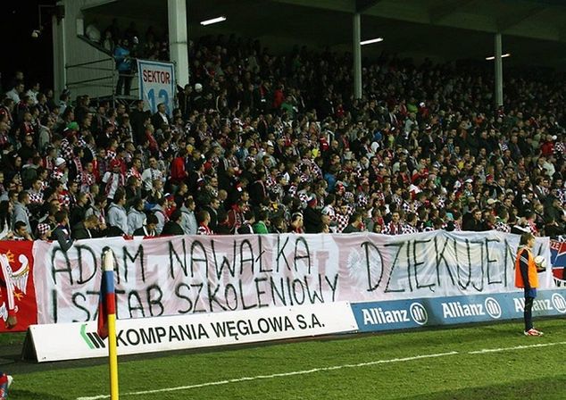 Kibice Górnika wywiesili okazjonalny transparent fot. Łukasz Granda