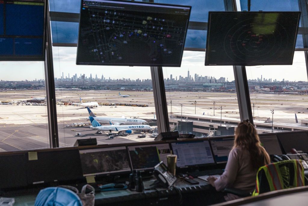 Praca kontrolera ruchu lotniczego to duża odpowiedzialność