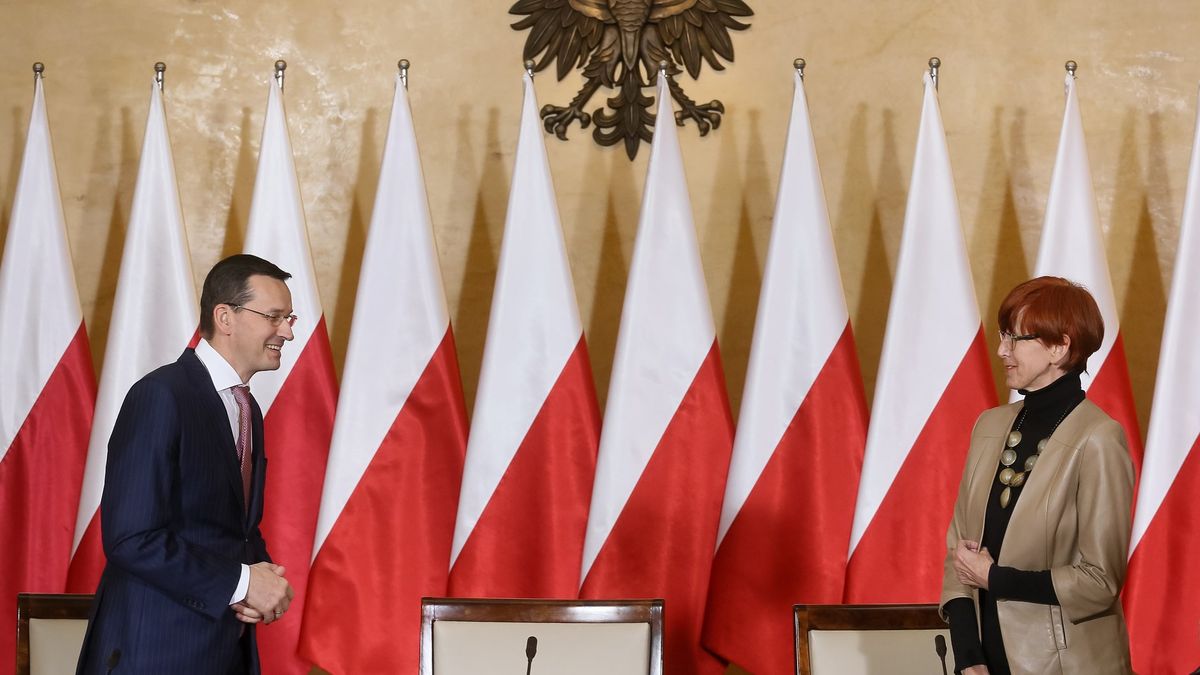Wicepremier, minister finansów i rozwoju Mateusz Morawiecki i minister rodziny, pracy i polityki społecznej Elżbieta Rafalska