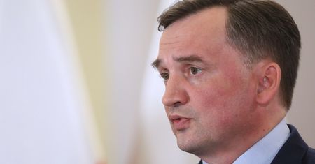 TVN24 przerwała konferencję Zbigniewa Ziobry. Wyemitowała komentarz