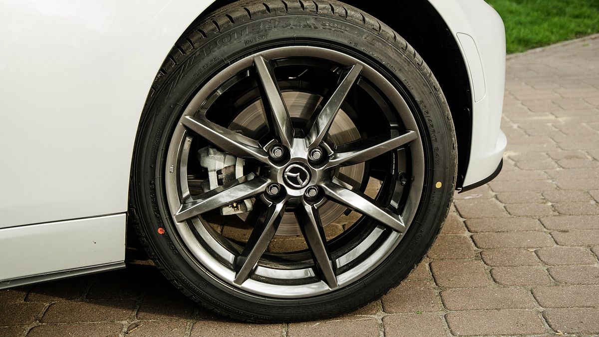 Na niektórych oponach można spotkać nawet dwie kropki