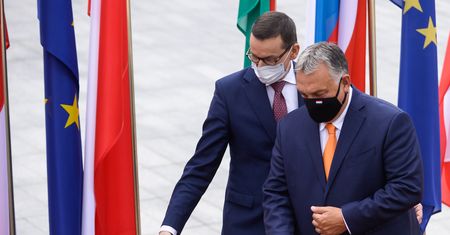 Financial Times ostro o zawetowaniu unijnego budżetu. "Broń w walce Morawieckiego z Ziobrą"