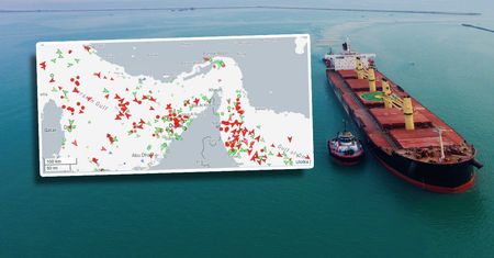 Co się dzieje w słynnej cieśninie? Mapa cała w czerwonych punktach