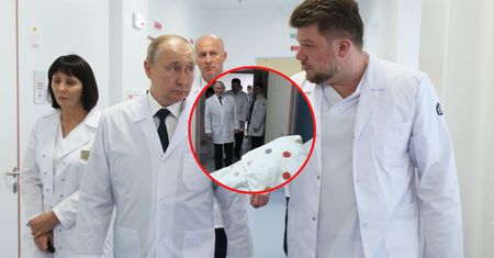 Putin wchodzi do sali, a mały pacjent chowa się pod kocem