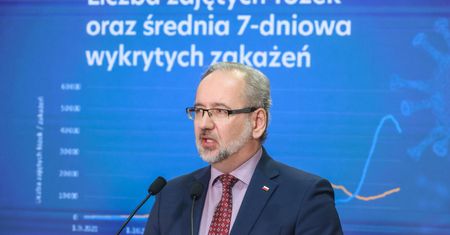 Minister zdrowia zapowiada duże spadki w jutrzejszym raporcie dnia COVID-19