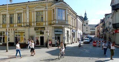 Straż Miejska krokami szacowała odległości. Komendant z mandatem