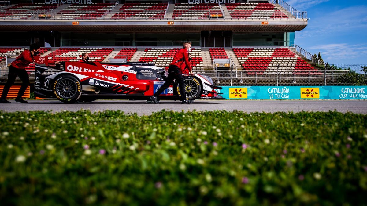 Zdjęcie okładkowe artykułu: Materiały prasowe / WRT / Na zdjęciu: Robert Kubica i prototyp LMP2