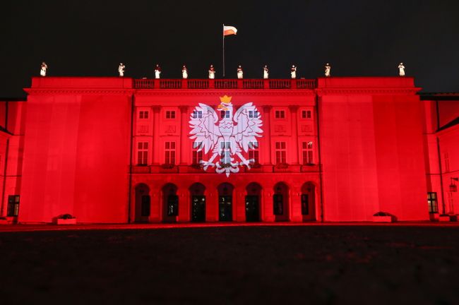 Święto Wojska Polskiego. Pałac Prezydencki rozświetlony