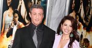 Sarah Shahi: Krzywy biust na czerwonym dywanie