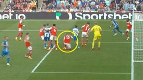 Kontrowersyjna sytuacja z Kiwiorem. Polak upadł, rywale strzelili gola [WIDEO]