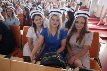 Oto nasze nowe pielęgniarki. Uroczyste czepkowanie w Akademii Nauk Stosowanych imienia profesora Edwarda Lipińskiego w Kielcach