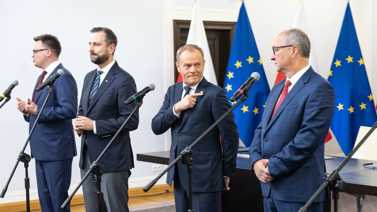 Liderzy podpisują umowę koalicyjną