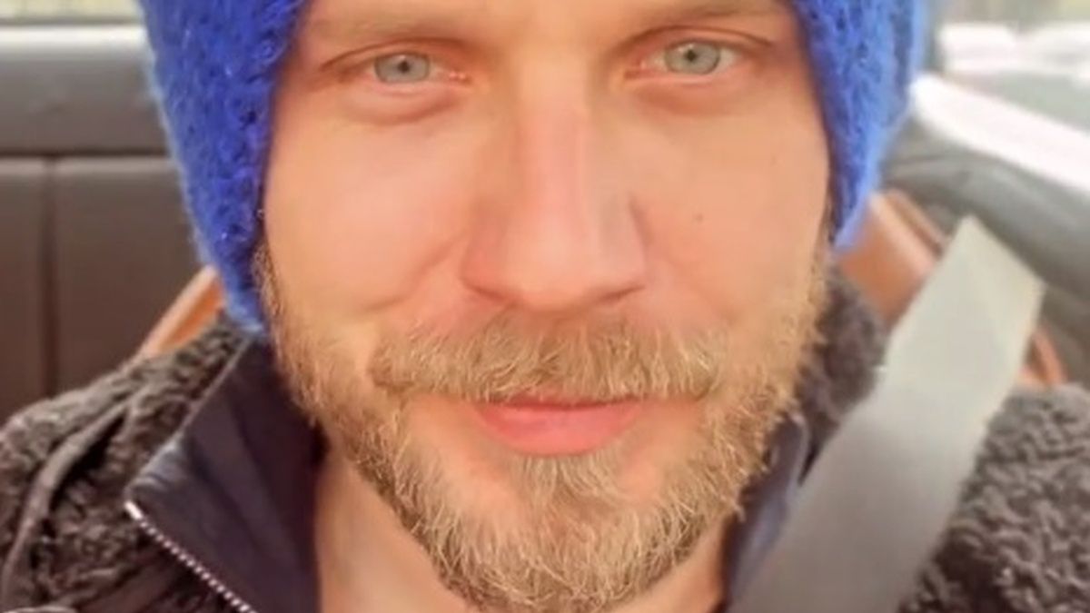 Antek Królikowski w drodze na mecz Polski 