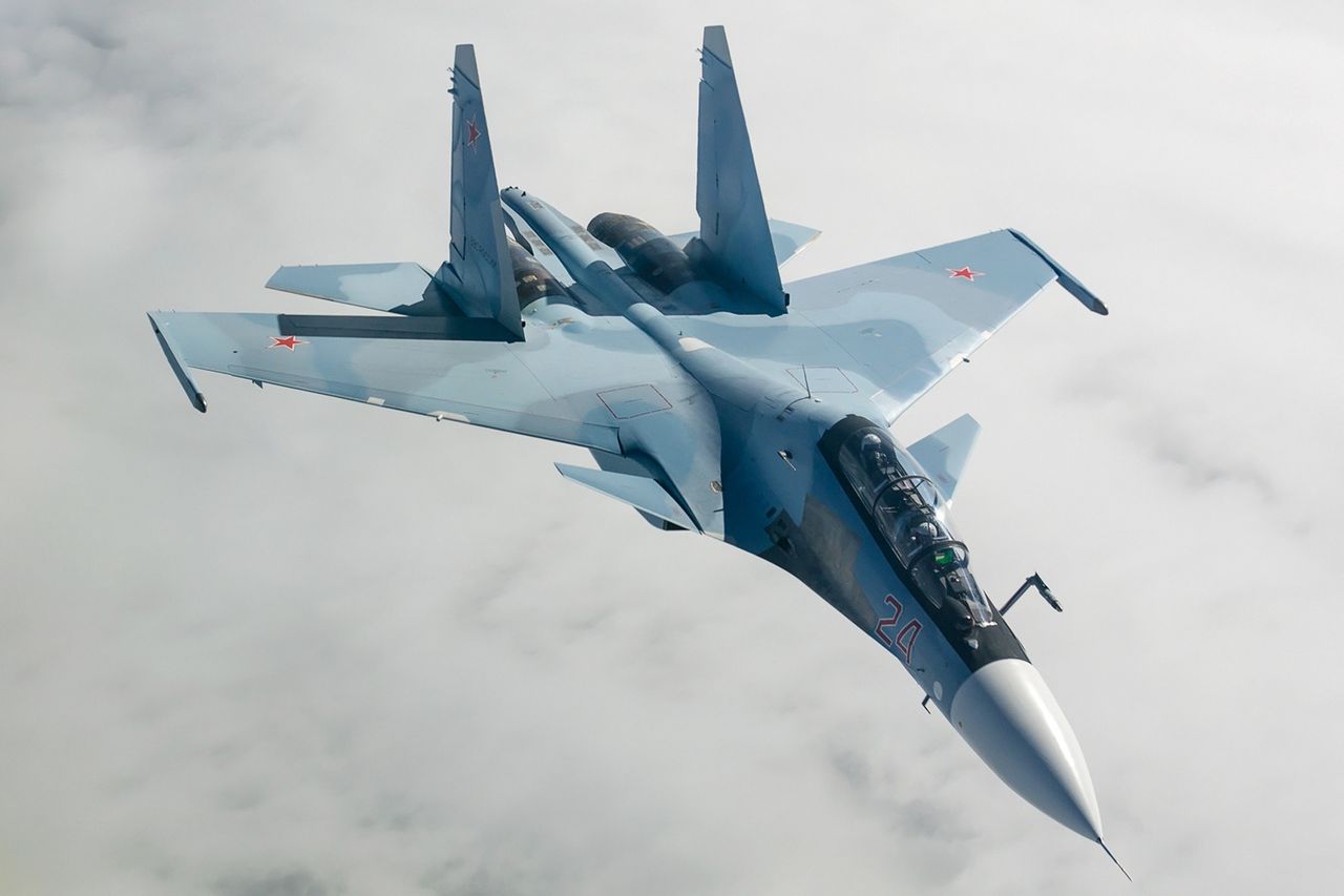 Rosja ćwiczy swoich pilotów. Na niebie pojawiło się ponad 20 samolotów