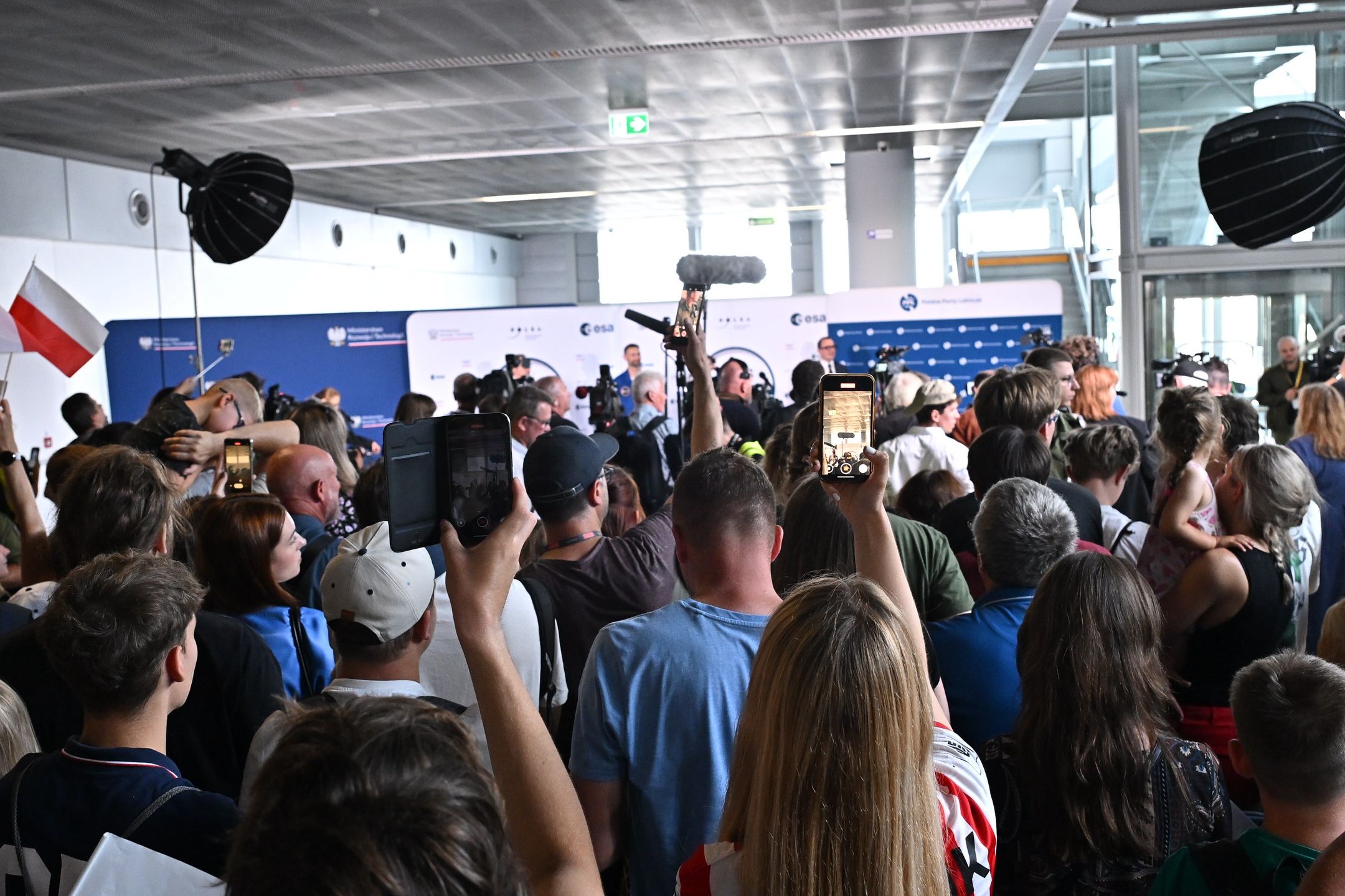 Sławosz Uznański-Wiśniewski jest już w Polsce