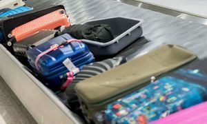 Najgorszy kolor walizki. Możesz pożałować na lotnisku