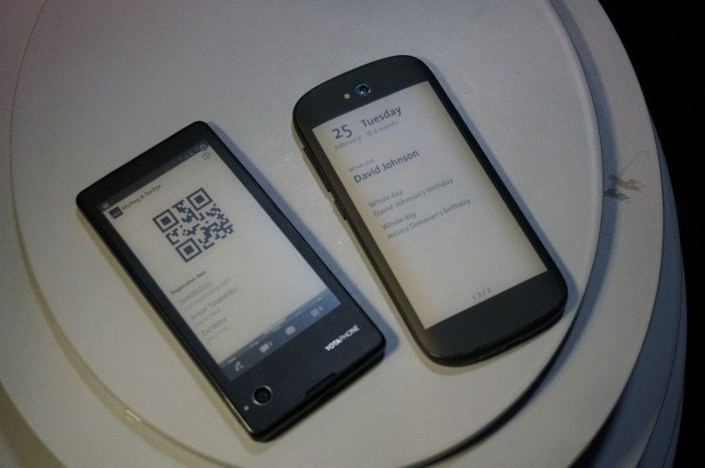 YotaPhone 2 - smartfon z dwoma ekranami wkrótce oficjalnie 10