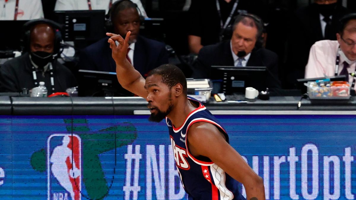 PAP/EPA / JASON SZENES / Na zdjęciu: Kevin Durant