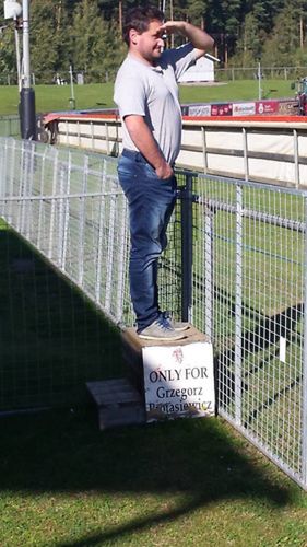 Grzegorz Drozd na stopniu Grzegorza Protasiewicza