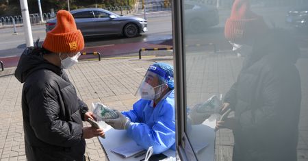 W Chinach rośnie liczba zakażeń koronawirusem. Pekin nie panuje nad sytuacją