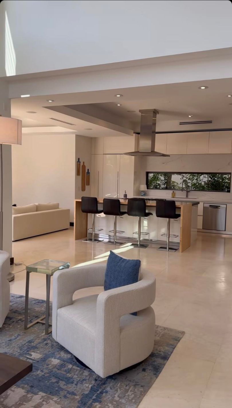 Agata Rubik relacjonuje oględziny domu w Miami