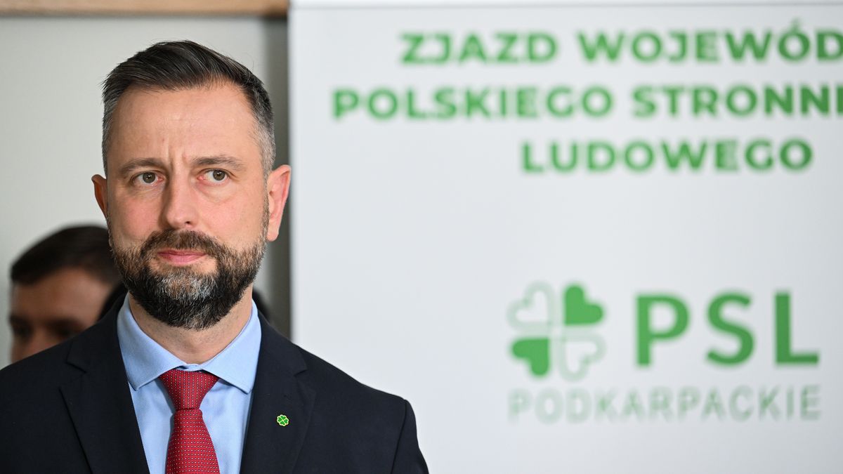 Boguchwała, 21.09.2025. Wicepremier, minister obrony narodowej Władysław Kosiniak-Kamysz podczas briefingu prasowego w Podkarpackim Ośrodku Doradztwa Rolniczego w Boguchwale, 21 bm. Spotkanie dotyczyło VII Zjazdu Wojewódzkiego Polskiego Stronnictwa Ludowego. (sko) PAP/Darek Delmanowicz
