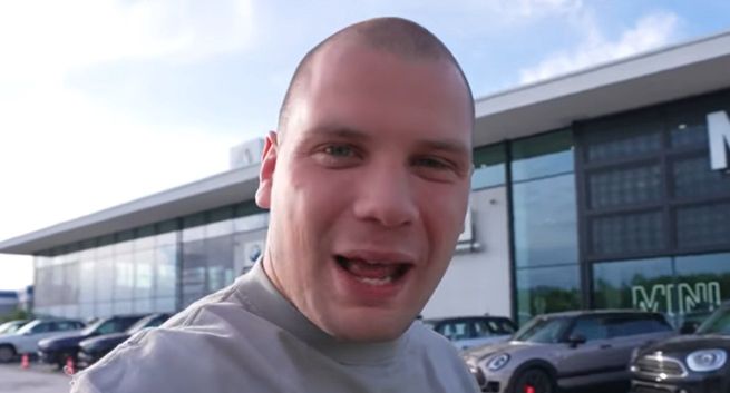 Rozdał prawie 2 mln zł. Kim jest youtuber Budda?