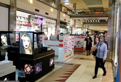 Warszawa. Galerie handlowe otwarte. Tłumy w kolejkach [ZDJĘCIA]