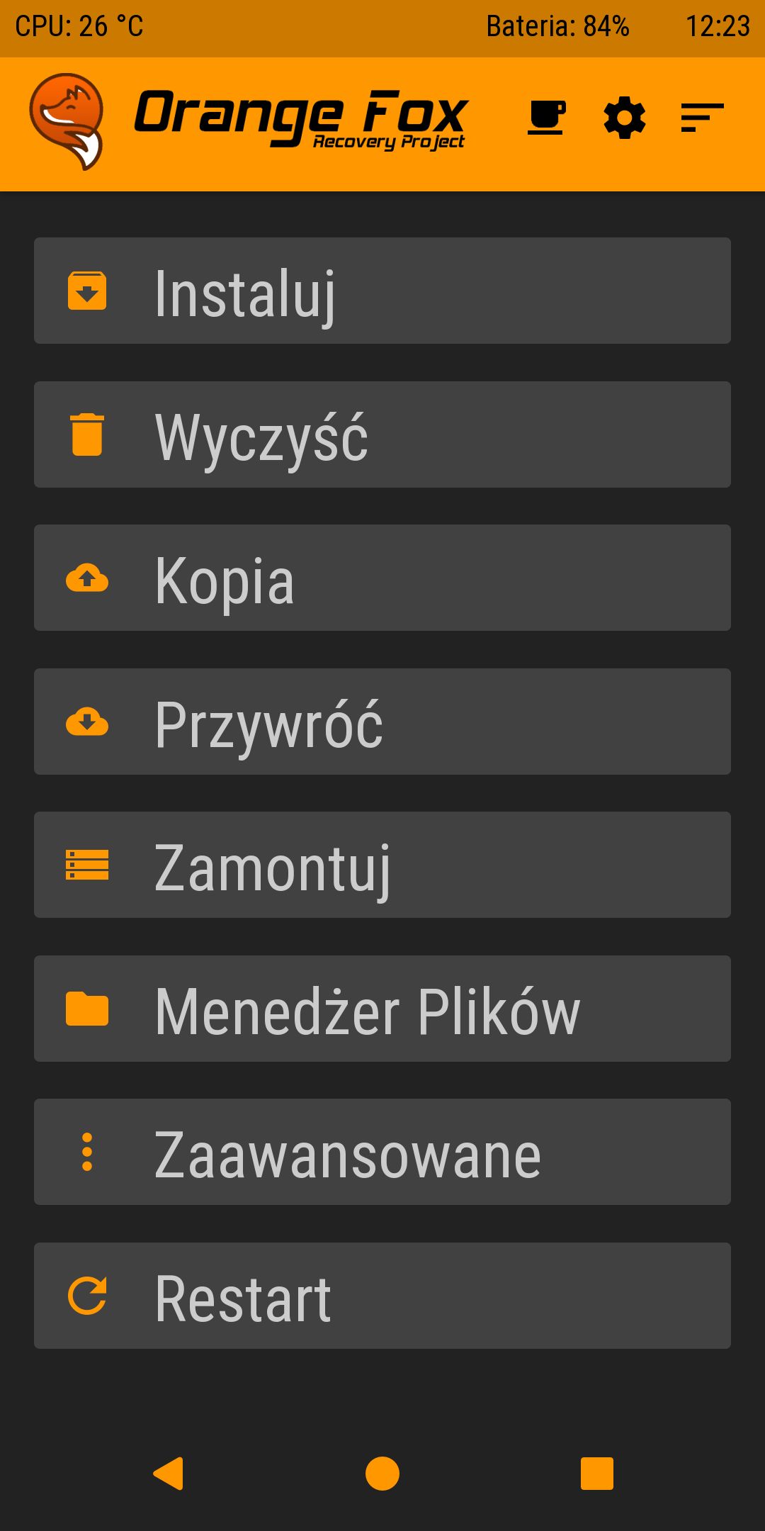 W moim przypadku nie jest to "czyste" TWRP, a modyfikacja bazująca na nim - OrangeFox