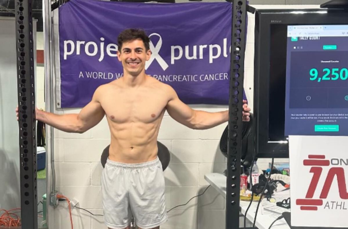 Former 'Call of Duty' pro sets astonishing pull-up world record