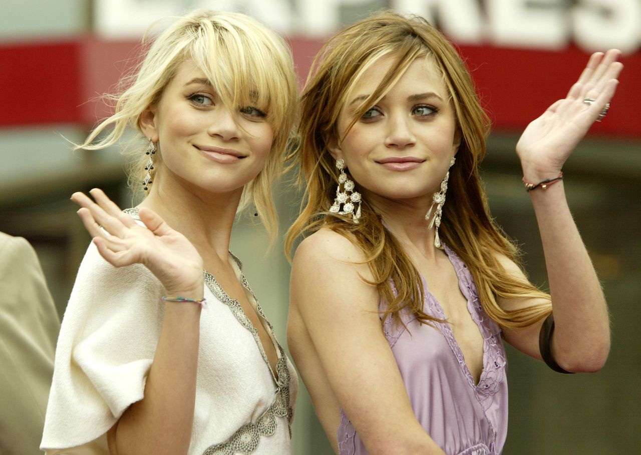 Mary-Kate i Ashley Olsen w 2004 roku 