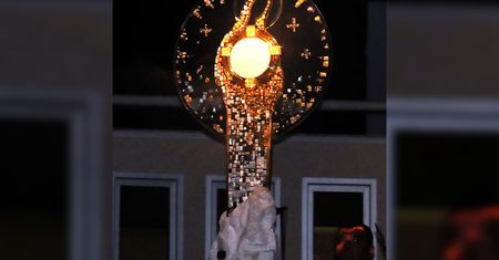 Kryształowa monstrancja z Medjugorie. Zdjęcia z sanktuarium w Chełmie