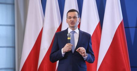 Dwa biliony, a nie bilion złotych na inwestycje? Morawiecki podbija stawkę
