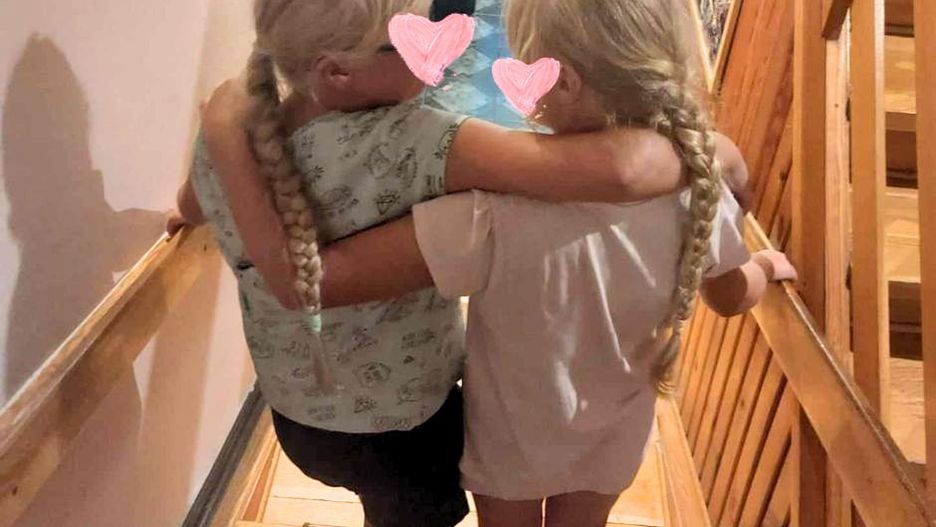 Trzeba było je odebrać od mamy. Bliźniaczki szukają nowego domu