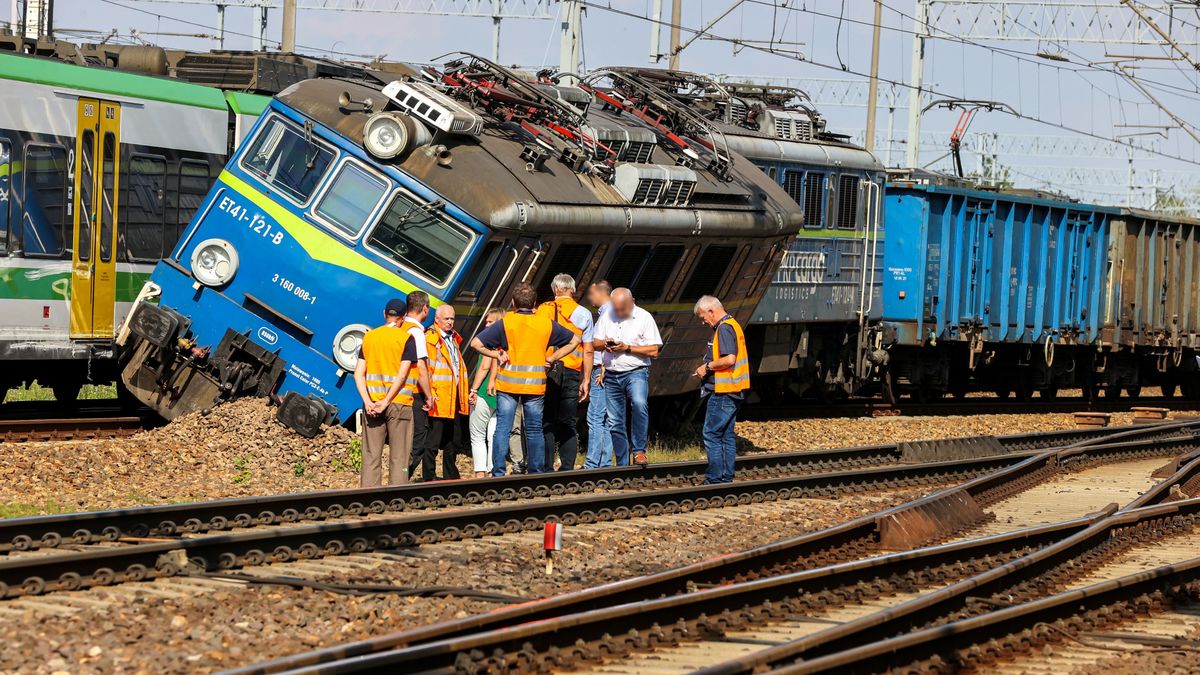 Miejsce zderzenia dwóch pociągów na linii kolejowej Warszawa-Łódź w Skierniewicach