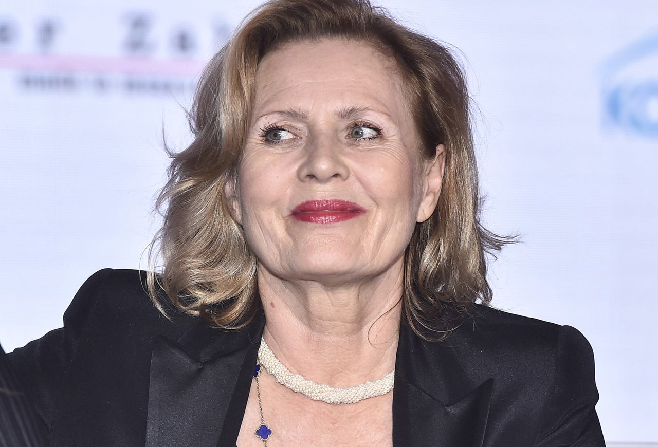 W takim stroju zjawiła się na premierze. Zrezygnowała z klasyki