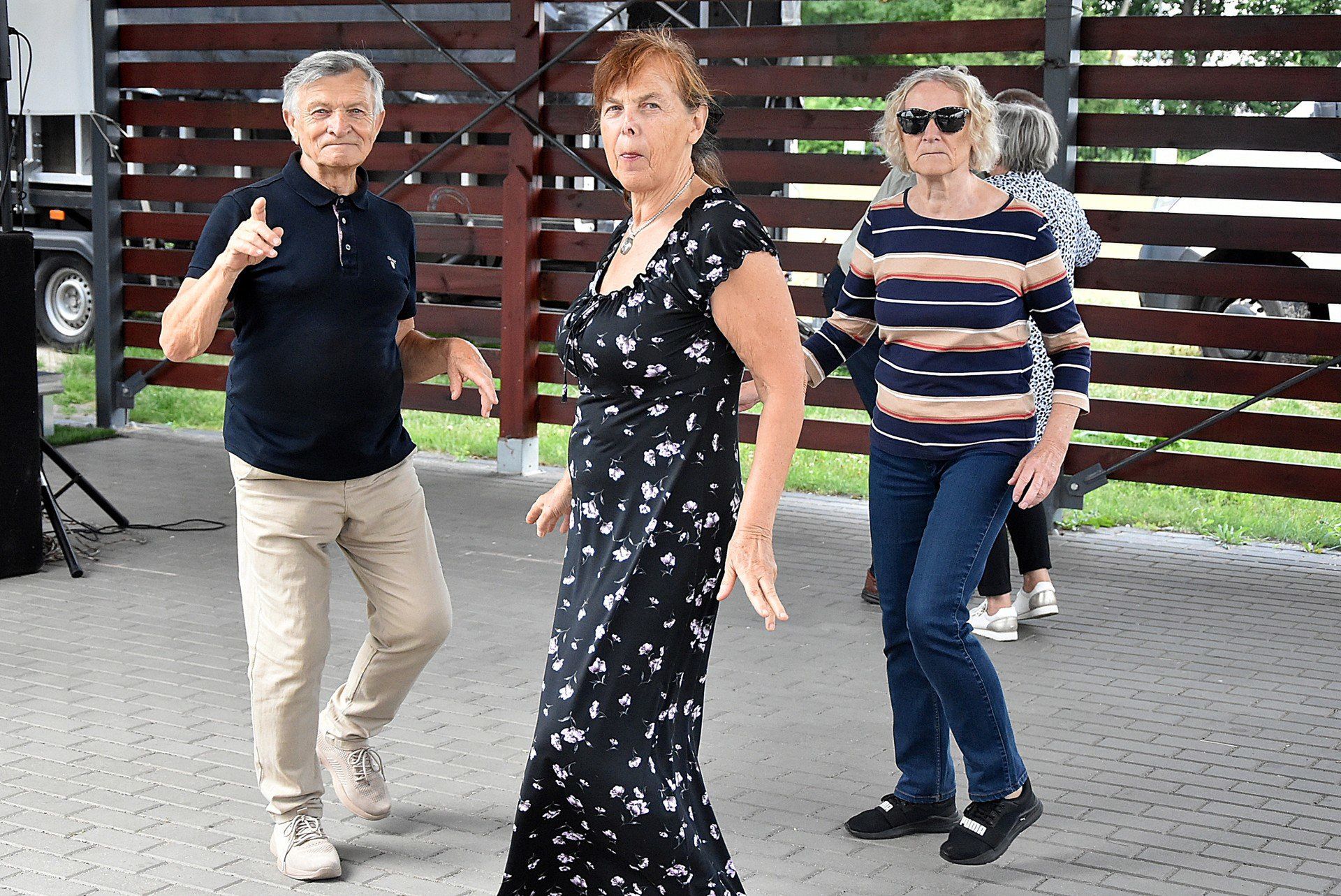 Zabawa Taneczna dla Seniorek i Seniorów na stadionie przy ul. Okrzei w Pile