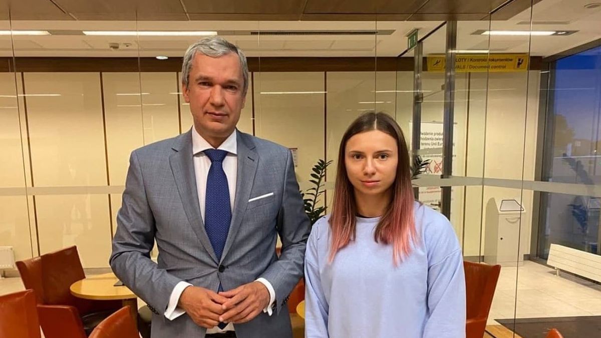 Zdjęcie okładkowe artykułu: Twitter / Voices from Belarus / Na zdjęciu: Kryscina Cimanouska (z prawej)