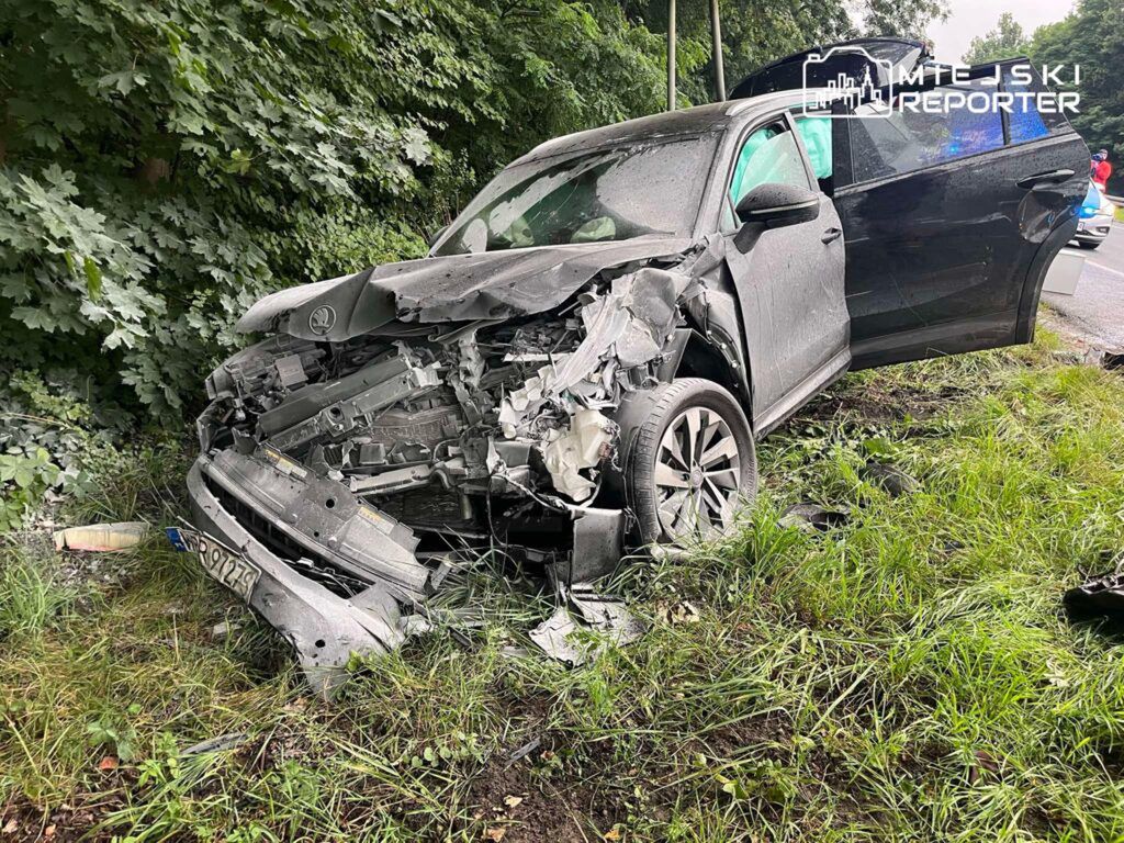 Słupno: Zderzenie czołowe osobówek. Dwie osoby zostały ranne