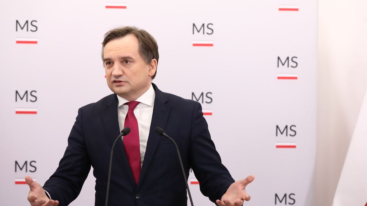 Warszawa, 17.03.2023. Minister sprawiedliwości, prokurator generalny Zbigniew Ziobro podczas otwarcia konferencji "W trosce o bezpieczeństwo dzieci", 17 bm. w Warszawie. (mr) PAP/Tomasz Gzell