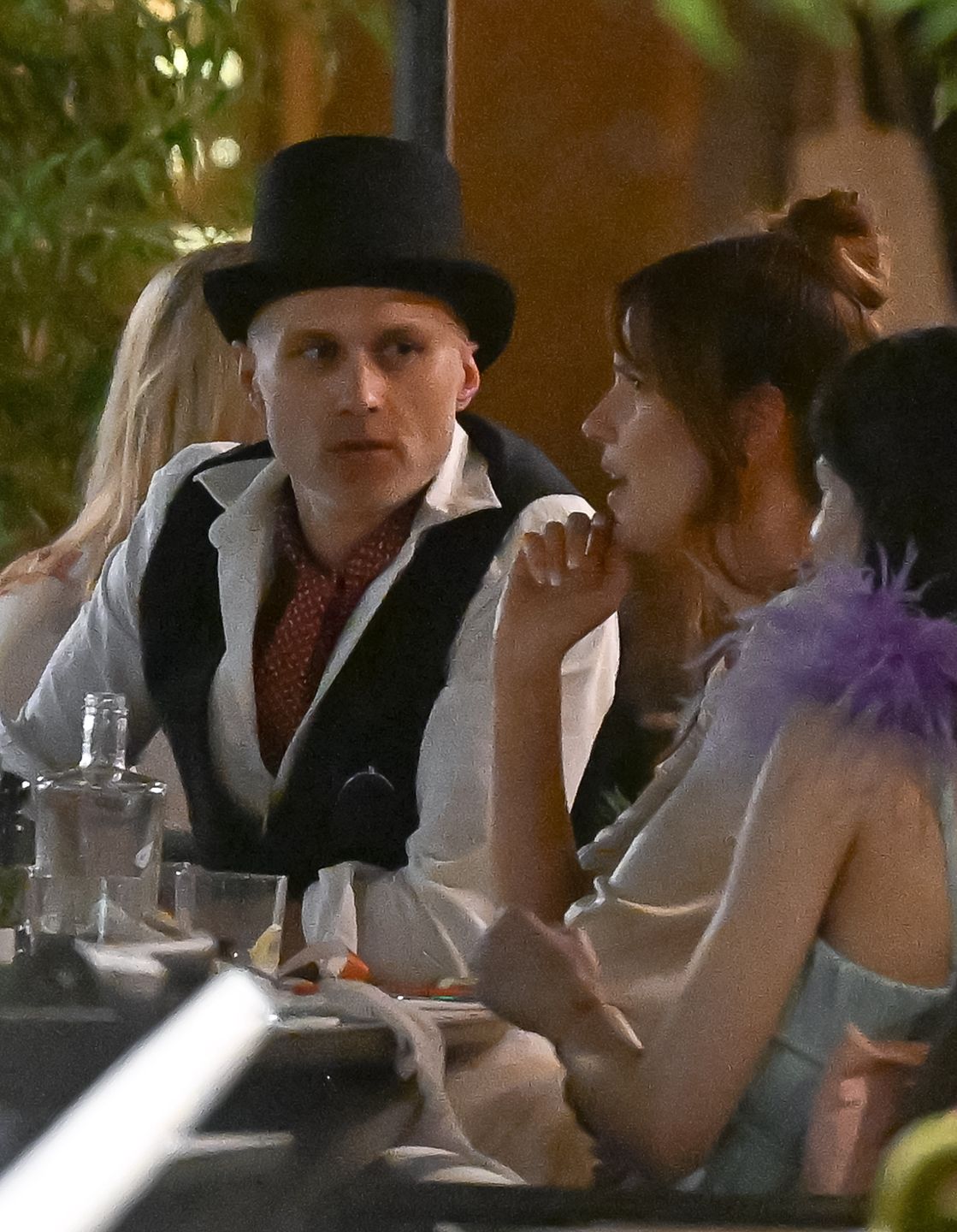 Maciej Zakościelny baluje na mieście z ekipą