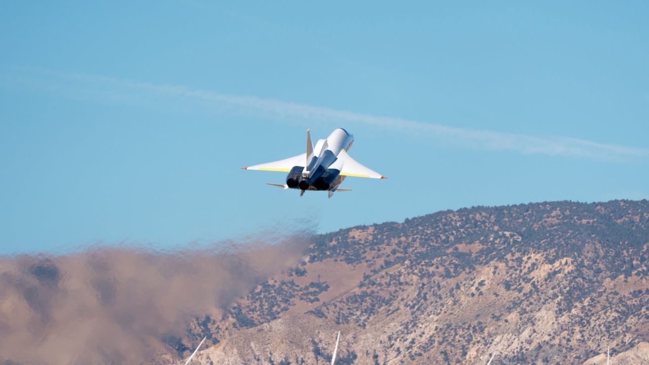 Samolot XB-1 Boom Supersonic przełamał barierę dźwiękową