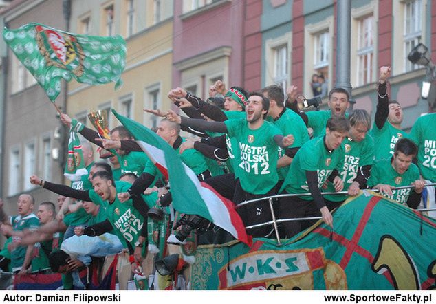 Piłkarze Śląska podczas mistrzowskiej fety