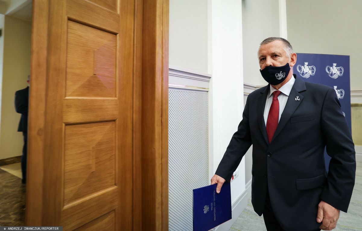 Marian Banaś złożył zawiadomienie do prokuratury na Jarosława Kaczyńskiego