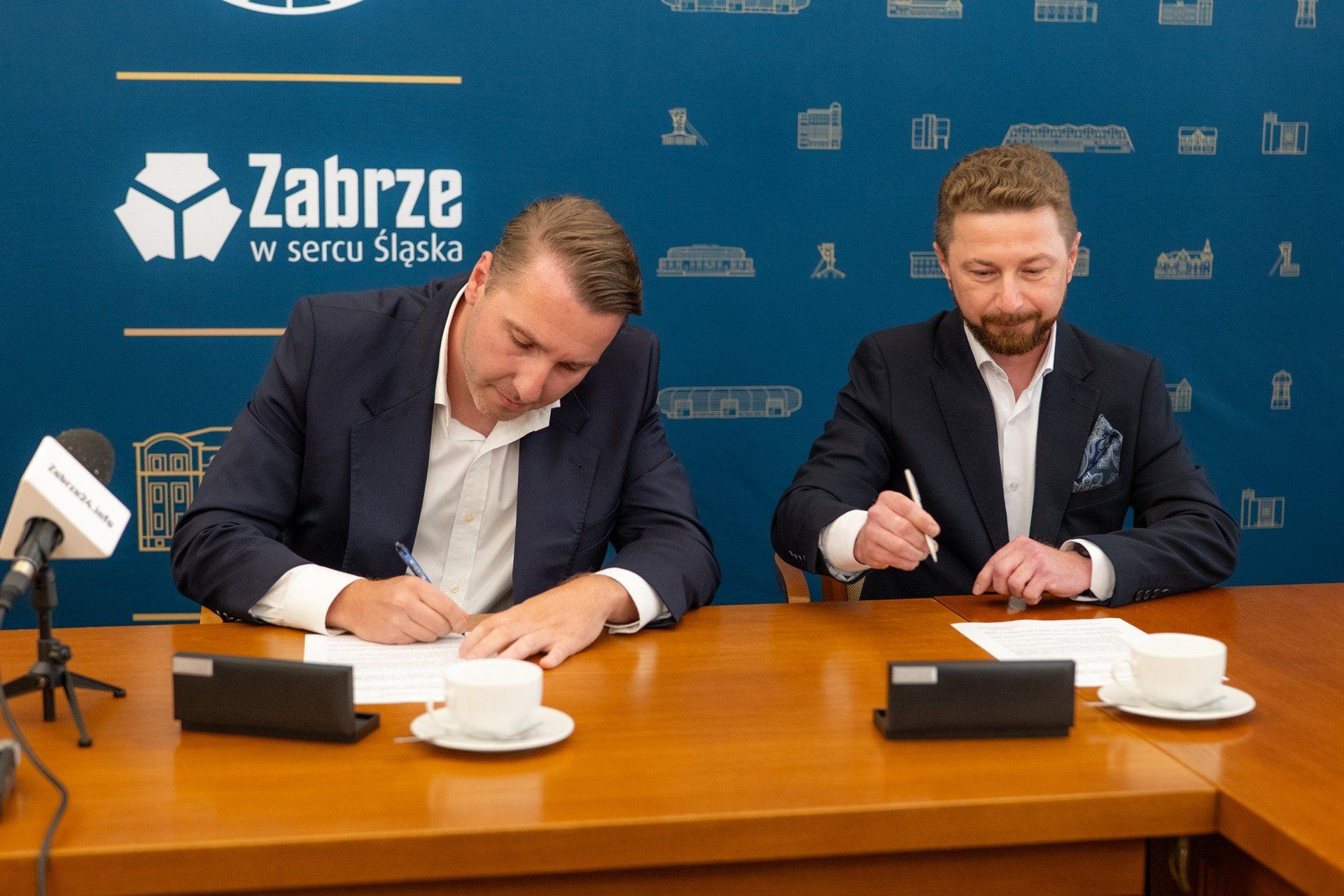 19 sierpnia list intencyjny farmy fotowoltaicznej podpisali prezesi Zabrzańskiego Przedsiębiorstwa Energetyki Cieplnej i MOSiR w Zabrzu