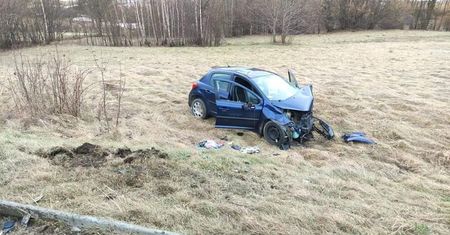 Dramatyczny wypadek w Gruszowcu. Ranni, w akcji LPR