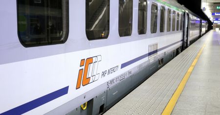 Zakażeni w Intercity i tramwaju. Sanepid szuka podróżnych
