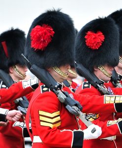 Pogrzeb Elżbiety II. Policjanci, wojskowi i cywile potrzebowali pomocy